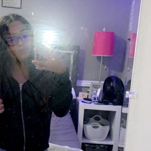 Meet your Posher, Yasmin